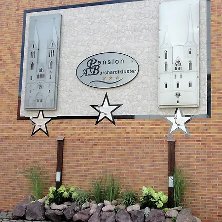Hotel Und Am Burchardikloster *