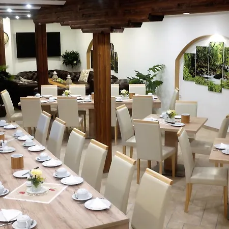 Hotel Und Am Burchardikloster *