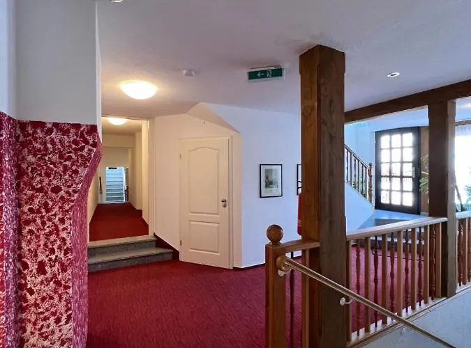 Und Am Burchardikloster