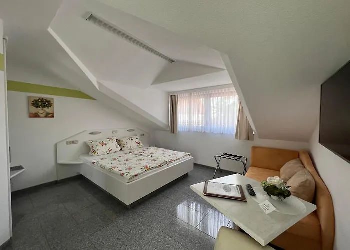 Hotel Und Am Burchardikloster *