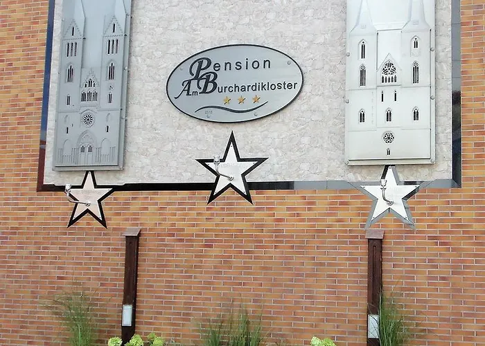 Hotel Und Am Burchardikloster *