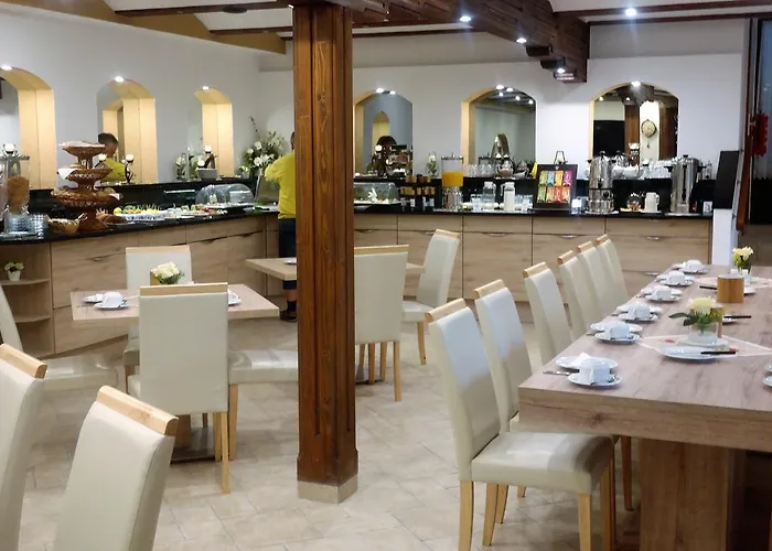 Hotel Und Am Burchardikloster *