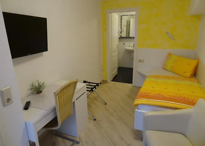 Und Am Burchardikloster * Halberstadt